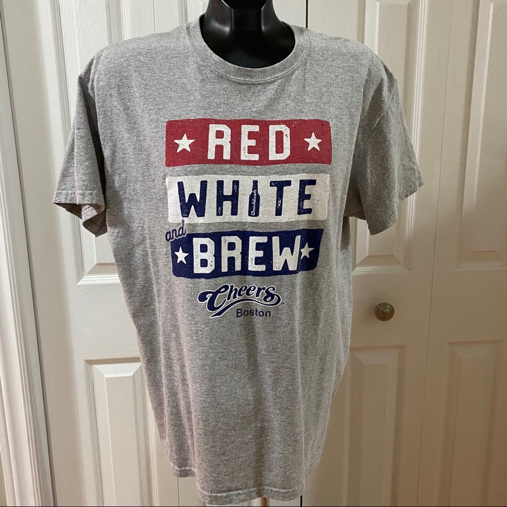 Cheers Boston Red White and Brew Size Large